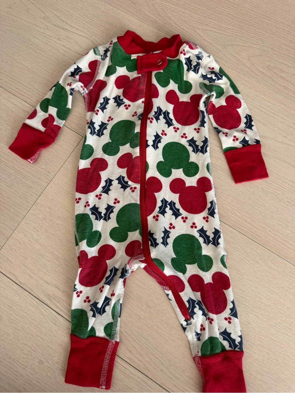 Hanna Andersson Disney Red, Green & Navy Holiday Mickey Pajama Set | 3-6 months
